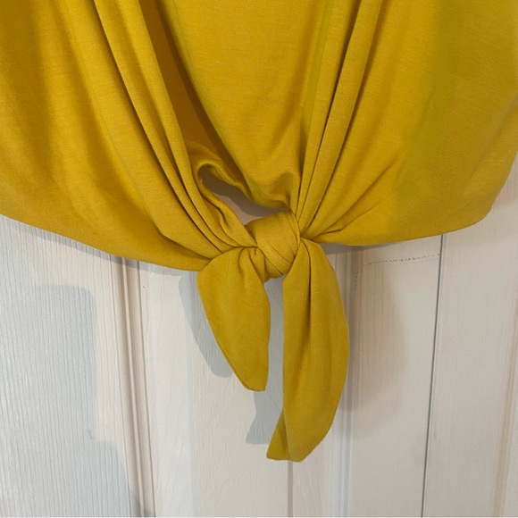 Mustard yellow cropped tank top. - Picture 4 of 4